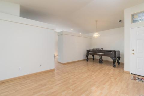 912 Ginkgo Pl, Windsor, CA 95492 photo 3