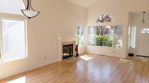 517 White Birch Ln, Windsor, CA 95492 photo 4