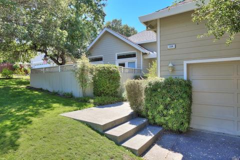 104 Cobblestone Ct, Novato, CA 94945 photo 4