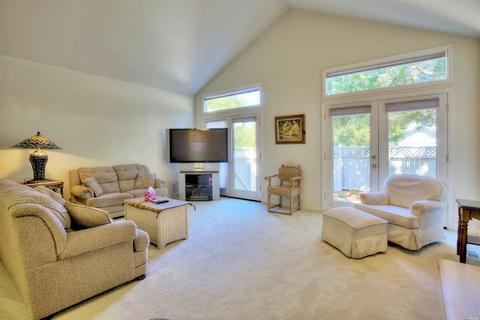 104 Cobblestone Ct, Novato, CA 94945 photo 11