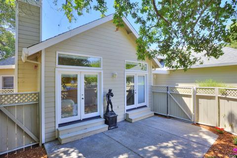 104 Cobblestone Ct, Novato, CA 94945 photo 2