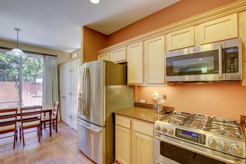8502 Halley Ct, Windsor, CA 95492 photo 4