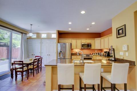 8502 Halley Ct, Windsor, CA 95492 photo 2