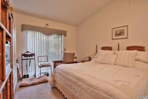 975 Buckingham Dr, Windsor, CA 95492 photo 10