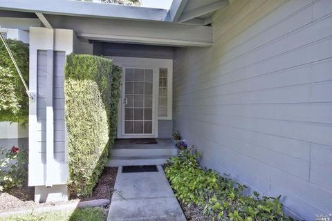 975 Buckingham Dr, Windsor, CA 95492 photo 2