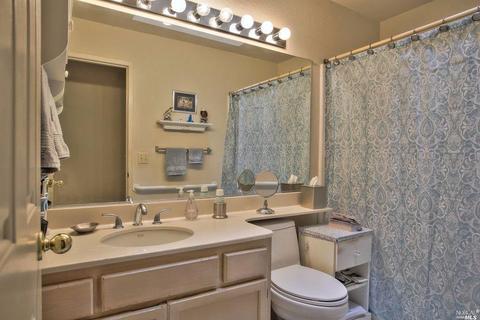 975 Buckingham Dr, Windsor, CA 95492 photo 13
