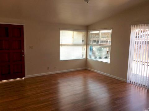 410 Diana Dr, Vallejo, CA 94589 photo 4