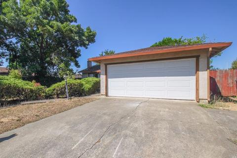 358 Colonial Cir, Vacaville, CA 95687 photo 2