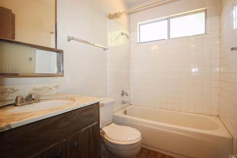 358 Colonial Cir, Vacaville, CA 95687 photo 12