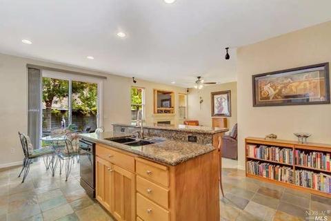 5846 Cabernet Dr, Vallejo, CA 94591 photo 9
