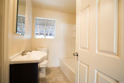815 S Dora St, Ukiah, CA 95482 photo 9