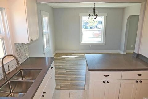 320 W C St, Dixon, CA 95620 photo 7