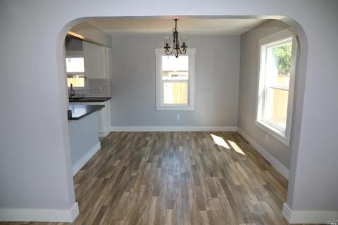320 W C St, Dixon, CA 95620 photo 8