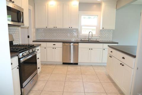 320 W C St, Dixon, CA 95620 photo 5