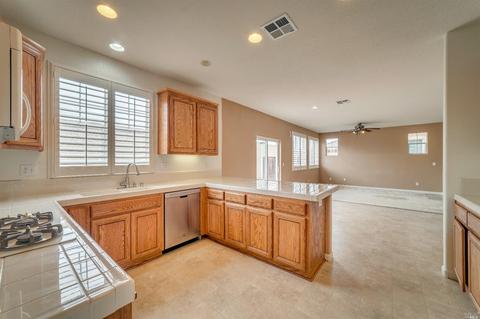 1562 Tommy Ln, Fairfield, CA 94533 photo 12