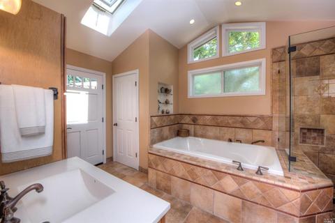 45 Ormond Ct, Novato, CA 94947 photo 9