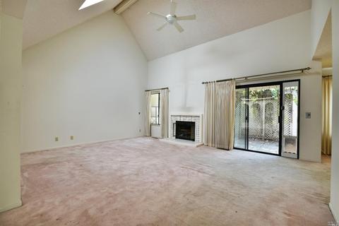 596 Carnation Ct, Sonoma, CA 95476 photo 3