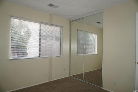 180 Valley Oak Ln, Vallejo, CA 94591 photo 9