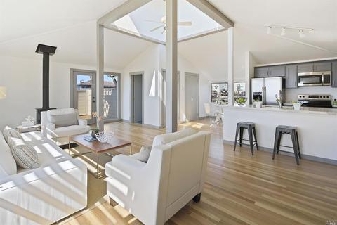 460 Oceana Dr, Dillon Beach, CA 94929 photo 2