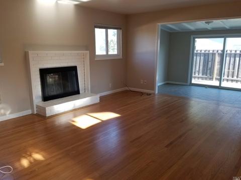 1426 Buchanan St, Novato, CA 94947 photo 2