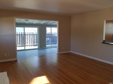 1426 Buchanan St, Novato, CA 94947 photo 3