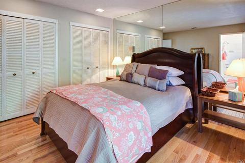 300 Locust Dr #12, Vallejo, CA 94591 photo 14