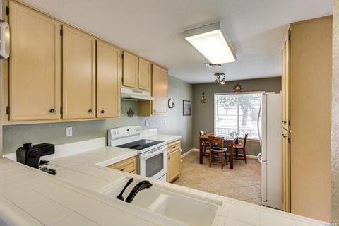 2373 Roualt St, Davis, CA 95618 photo 6