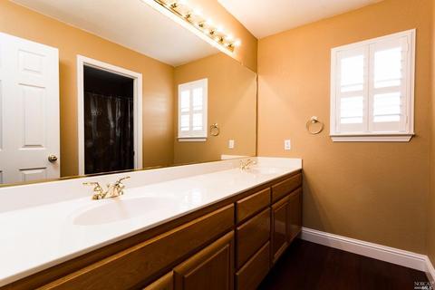 828 Ruby Dr, Vacaville, CA 95687 photo 23