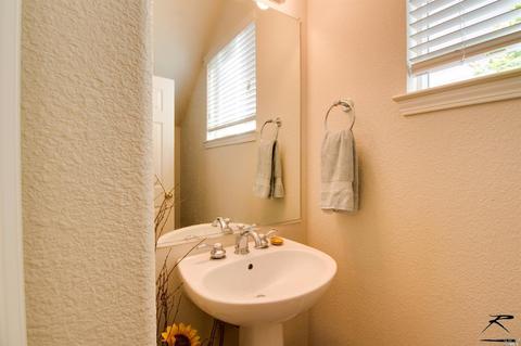 8368 Trione Cir, Windsor, CA 95492 photo 14