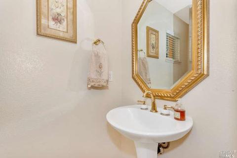 6036 Claret Ct, Vallejo, CA 94591 photo 32