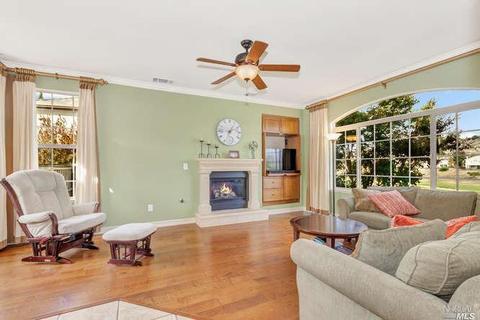 6036 Claret Ct, Vallejo, CA 94591 photo 4
