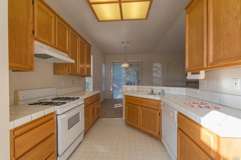 370 Schooner Ridge Ct, Dixon, CA 95620 photo 6