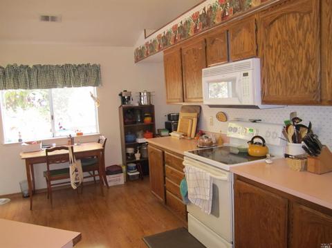 705 Daffodil Dr, Benicia, CA 94510 photo 2