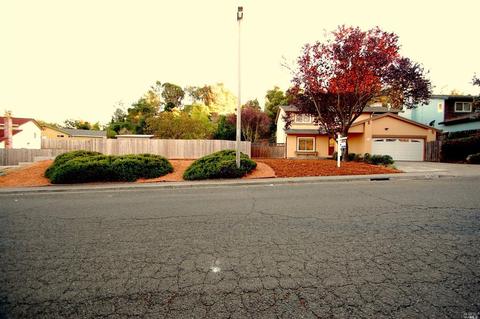 311 Greenmont Dr, Vallejo, CA 94591 photo 2