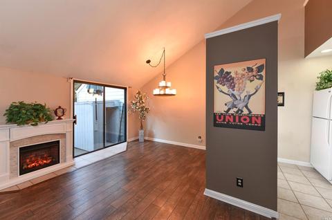 210 E Courtyards E, Windsor, CA 95492 photo 5