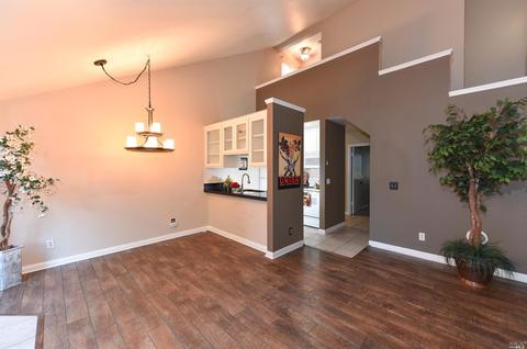 210 E Courtyards E, Windsor, CA 95492 photo 6
