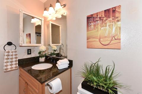 210 E Courtyards E, Windsor, CA 95492 photo 22