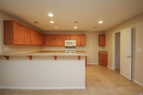 3014 Roadrunner Dr, Fairfield, CA 94533 photo 8