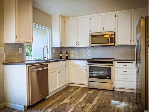 208 La Quinta Dr, Windsor, CA 95492 photo 7