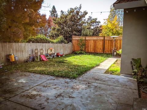 208 La Quinta Dr, Windsor, CA 95492 photo 24