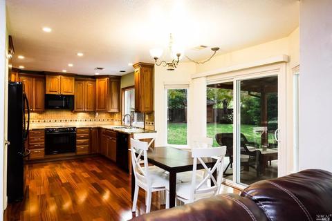 136 Hawk Ct, Vacaville, CA 95687 photo 12