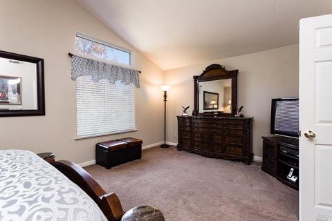 449 Rolling Oak Dr, Vacaville, CA 95688 photo 18