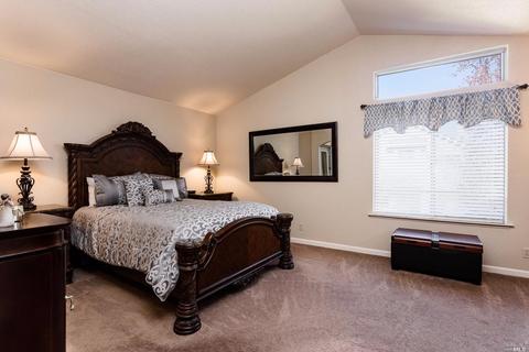 449 Rolling Oak Dr, Vacaville, CA 95688 photo 17