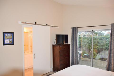 2042 Devonshire Dr, Napa, CA 94558 photo 13