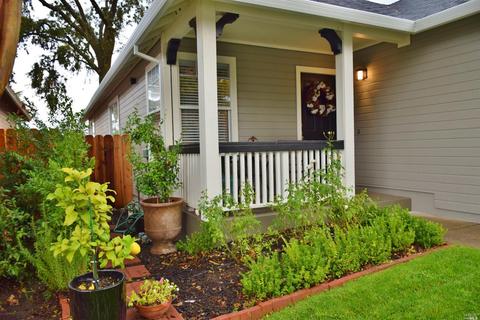2042 Devonshire Dr, Napa, CA 94558 photo 2