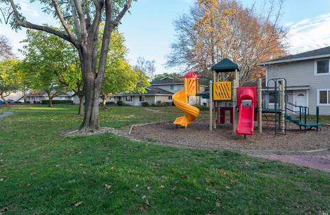 64 Trinity Dr, Novato, CA 94947 photo 11