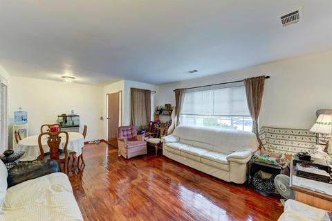 207 E Colorado St, Fairfield, CA 94533 photo 3