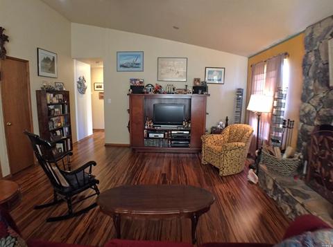 614 Donner Ln, Ukiah, CA 95482 photo 3