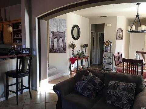427 La Esperanza Dr, Dixon, CA 95620 photo 2