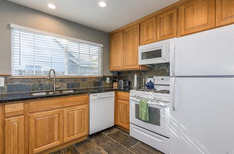 330 Chelan Dr, Vacaville, CA 95687 photo 12